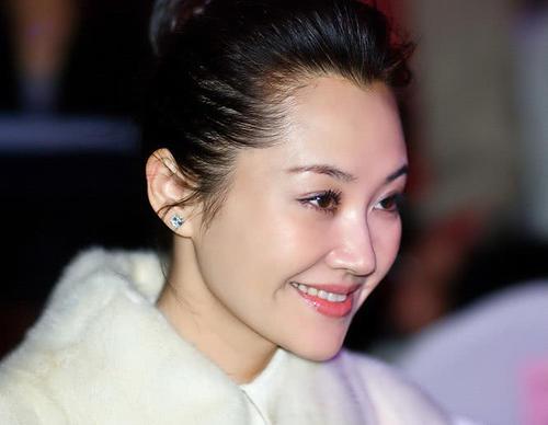 51岁的许晴：情史如此丰富，为何至今仍单身？网友表示：不敢娶