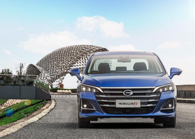 这才是“最亲民”B级车！舒适性媲美雅阁，配真