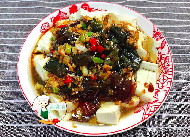 三伏天，豆腐跟它是绝配，拌一拌，鲜美到流口水，好吃停不下筷子