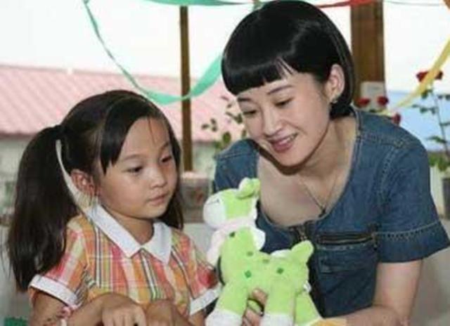 8岁进演艺圈，9岁奥运成名，18岁被群嘲长“残”