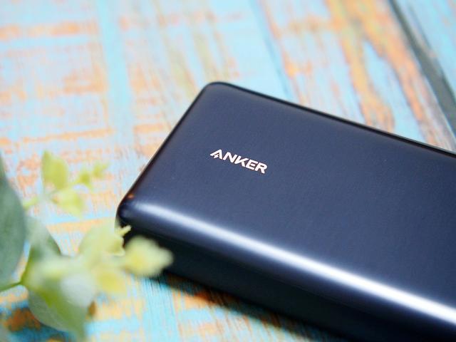 重量级供电模式支持78W快速充电的怪兽级ANKER充电宝