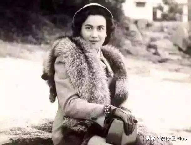 何鸿燊何氏家族悼文，留下四房十七杰，详细了