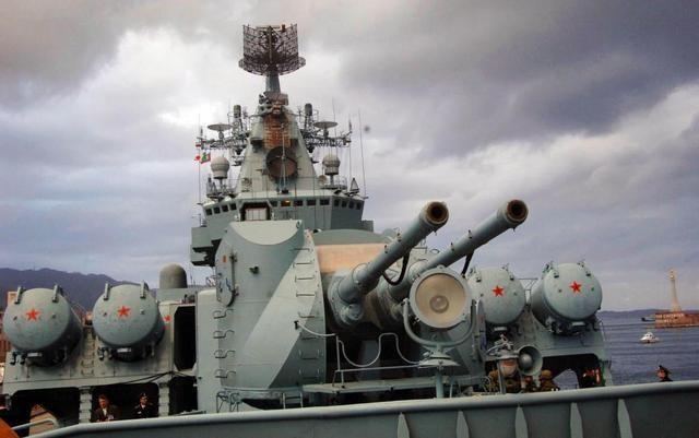 美军高调闯入最敏感海域，随后却低调逃离，大