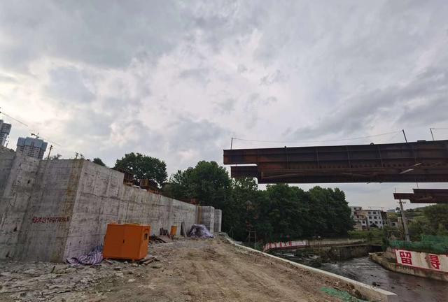 人春钢构承建的马王庙金钟河桥工程——实现贵阳市“两个第一”