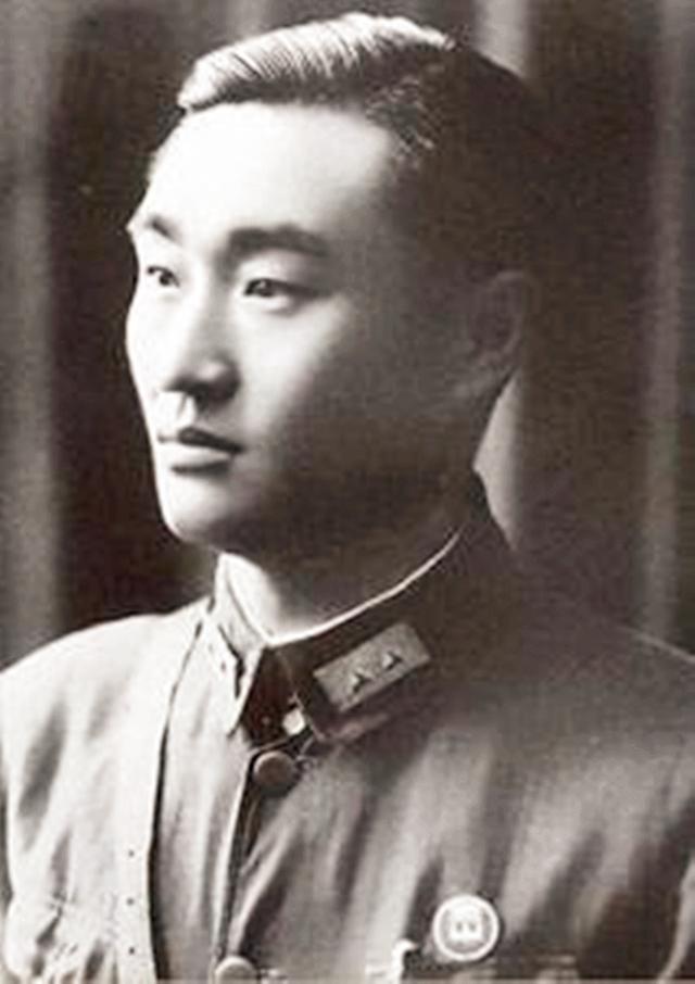 长官令其坚守待援，他最终投降日军，为何还能