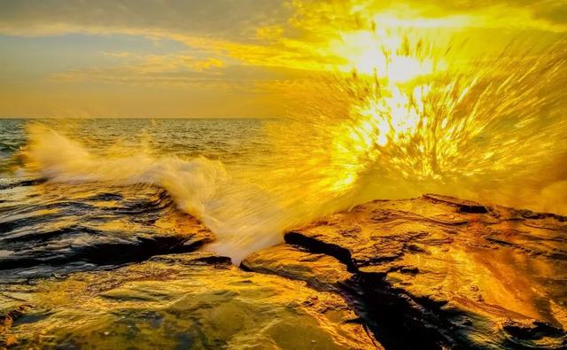 这个夏天值得去的滨海小城，海景秒杀海南厦门