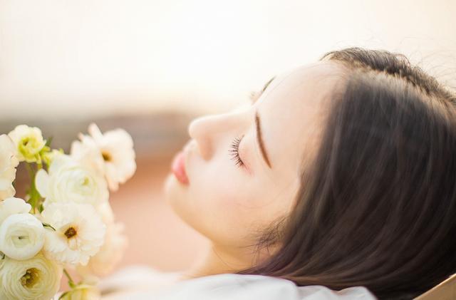 有的陪伴，跟夫妻无关，也经得起考验