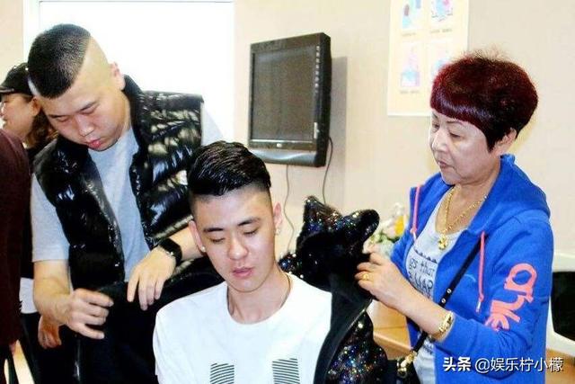 张云雷发表的律师声明，为什么以个人名义，而