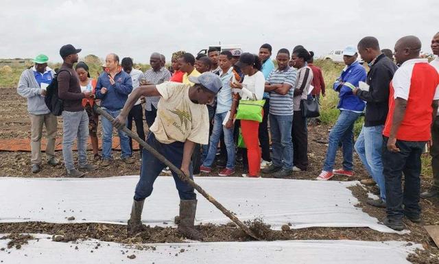 中国人去非洲创业，经过多年打拼，渐渐富起来