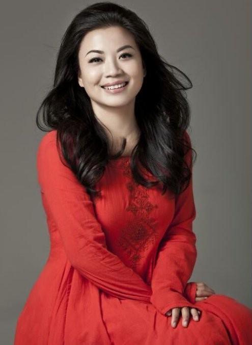 她是国家一级演员也是李谷一女儿，25次登央视春