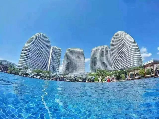 人均222享广东小迪拜檀悦豪生超值套餐，游华南最大的游泳池群