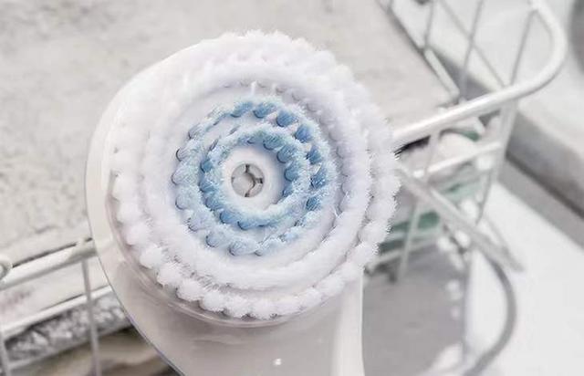 洗澡还在用手搓？死皮泥垢洗不掉，30年的澡都白洗了