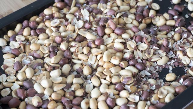 自制花生酱原来这么简单，只需3个步骤，香浓细腻，好吃无添加