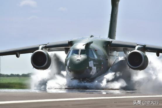 巴西航空工业这么厉害！独立研发比美国还先进的飞机，能当加油机