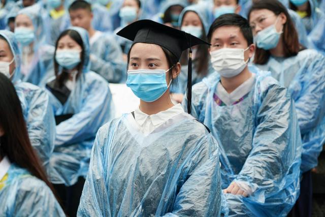 “复兴民族兮，誓作前锋”重庆大学的毕业典礼太感人……