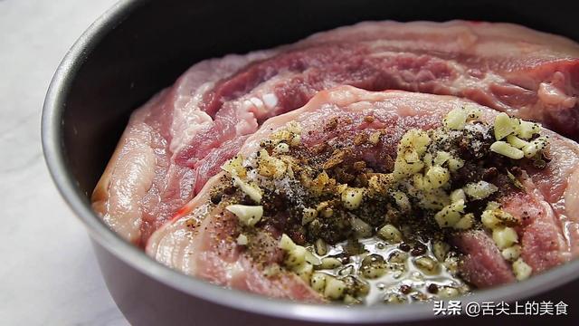 客人来了，来一道客家咸猪肉，特有面子，菜里全是妈妈那时的味道