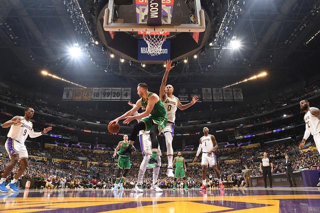 見過嗎？MVP級的輔助，曾擺上貨架2年沒人要，如今引聯盟哄搶