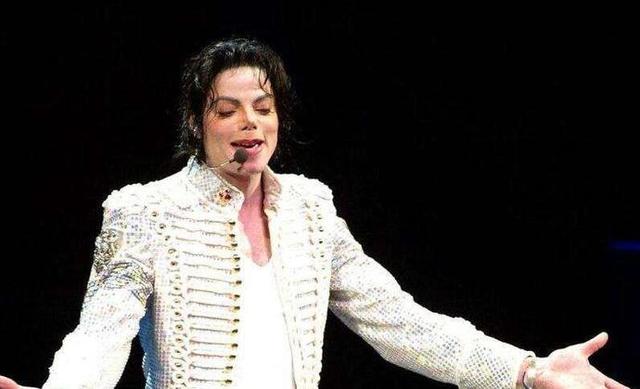 日本记者问杰克逊：为什么不在中国开演唱会，他的回答值得点赞