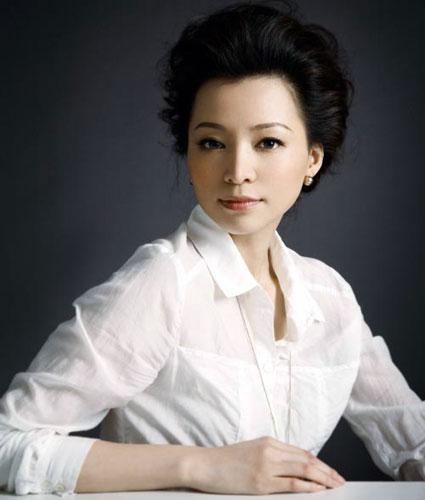 插足婚姻 儿子加入美国国籍 网友：这还是我们认识的董小姐吗？