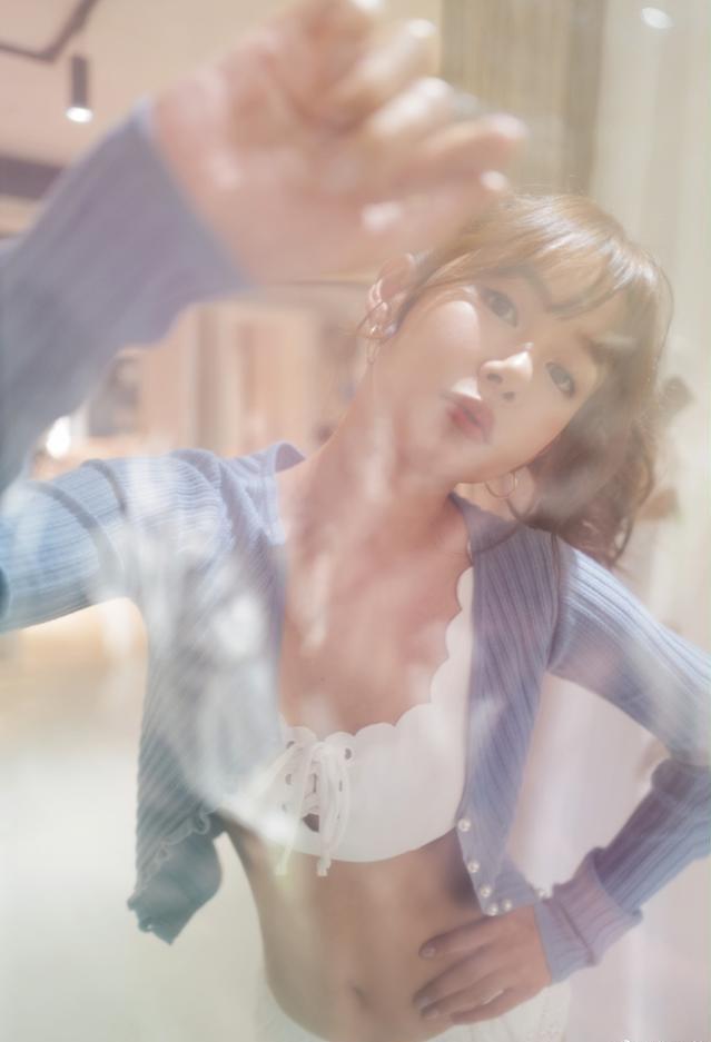 性感尤物，张子萱穿泳衣 秀火辣身材，陈赫看了会不会流鼻血