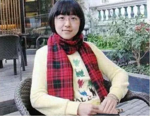 胡歌的一场车祸，女助理救了他，金庸也救了他，而他则救了司机