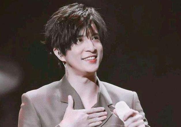 薛之谦为她写《认真的雪》，最后她却嫁给陈龙