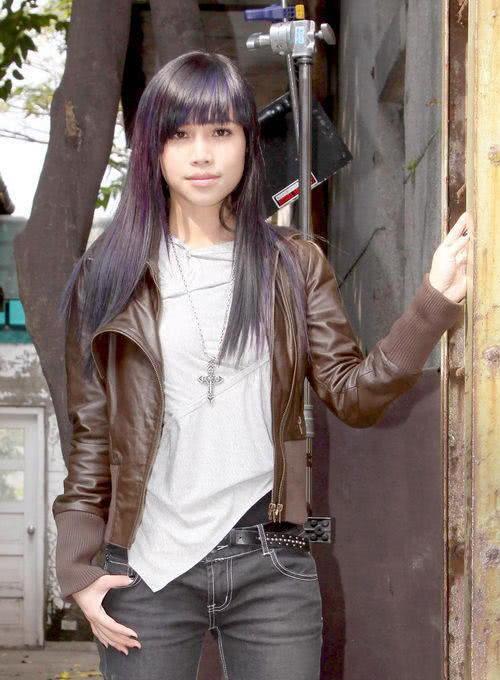 女版罗志祥？歌星情史丰富男友遍及亚欧美，自