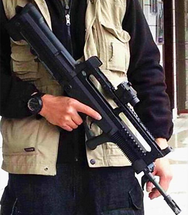 军事丨魔改过后的95式步枪颜值颇高，深受军方的喜爱