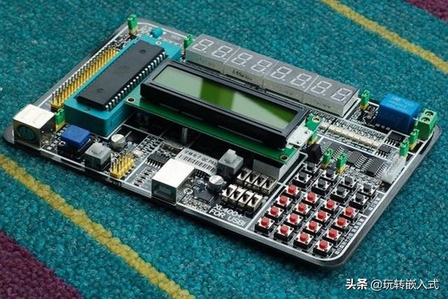 初学单片机，该如何选择单片机开发板？