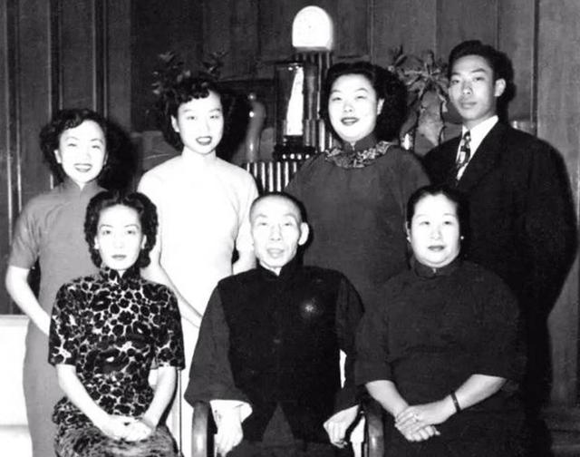 杜月笙发妻因寂寞婚内出轨，他如何处置她和奸