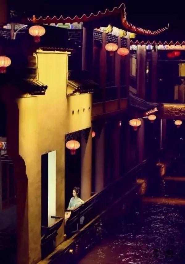 八月|七月，再见！八月，你好！祝你岁月无波澜，敬我余生不悲欢