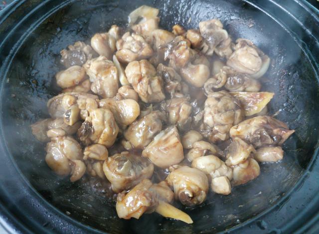 家庭版黄焖鸡，告诉你酱料比例，在家也能做出饭店的味道