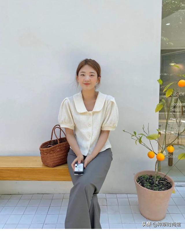 别再跟风穿T恤了，今年巨流行的“短袖”长这样