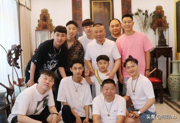 郭德纲携德云男团拍摄新综艺，导演请来了严敏，观众：不要剪辑