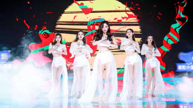 姜贞羽含泪发文退赛，《创3》失去“异域”美女