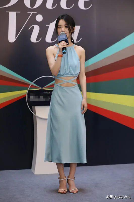 赵丽颖生娃后风格突变，爱上镂空装却暴露身材缺陷，太过干瘪了