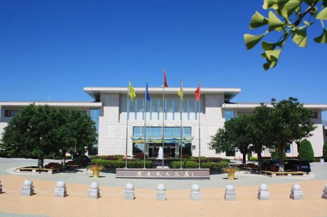 “丝路飞天舞者”琪琪打卡平凉广成大酒店