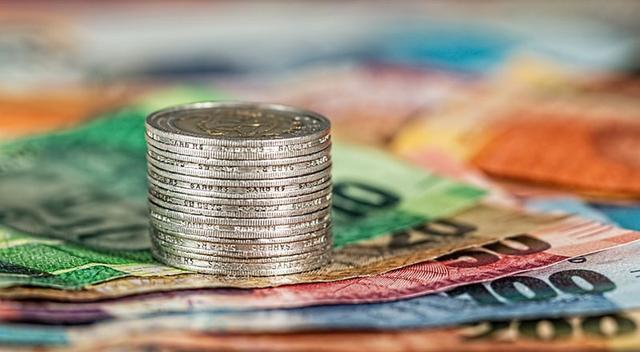 跌了50%的复星医药，还是贵了