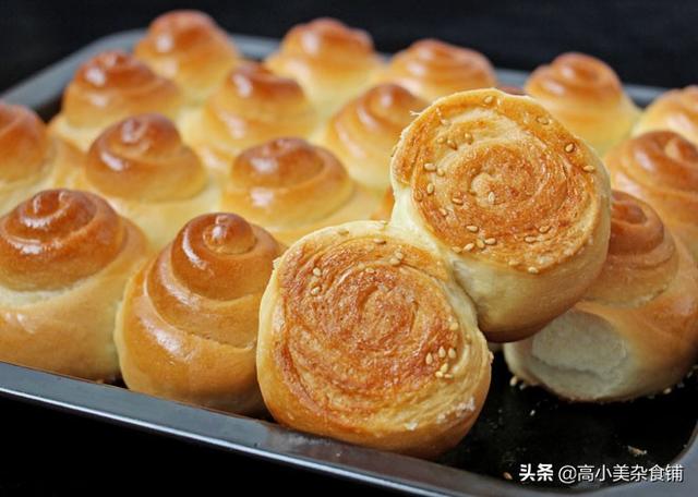 蜂蜜脆皮小面包—只是多加了一步，就让平凡无奇的面包惊艳起来