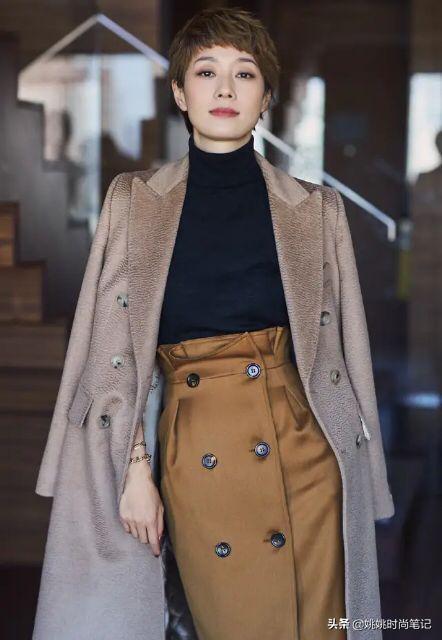 马伊琍前几年的发型照曝光后，我终于明白为什么近几年她都留短发