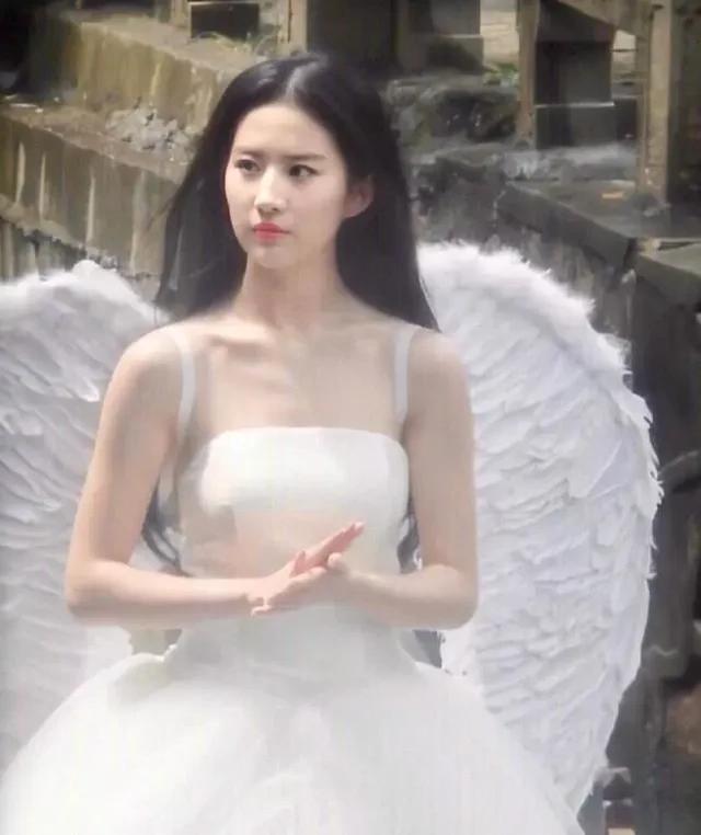 赵丽颖的生图只能算一般的美，这位才是神颜，