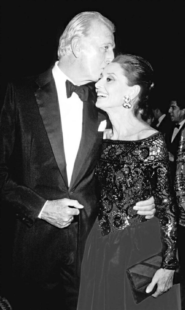 赫本曾经历两次婚姻，都没嫁给相伴42年的纪梵希，原因让人深思