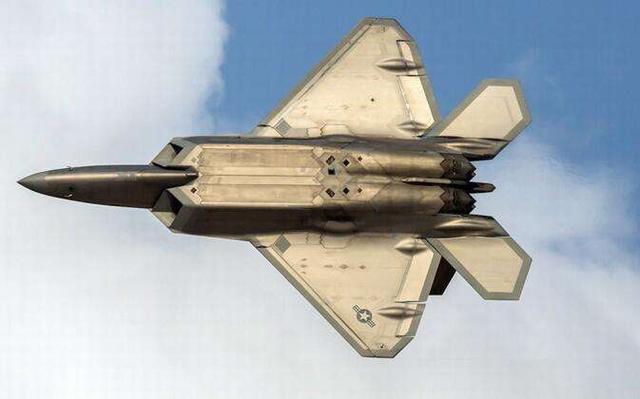 委内瑞拉用中国反隐雷达锁定F22，警告将其击落