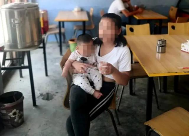 不能等了！砸！