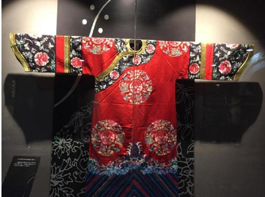 清末民国的旗袍怎么发展的？旗袍又是如何流行的？