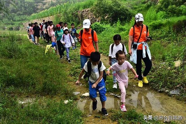 跋山涉水！邢臺車網(wǎng)小會員挑戰(zhàn)山野徒步……