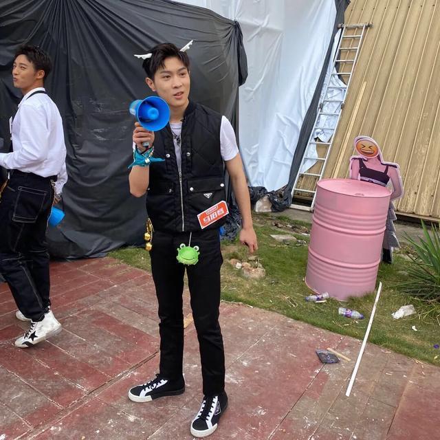 《快本》官宣招募新人！联手乐华等8大公司竞选，金子涵路透曝光