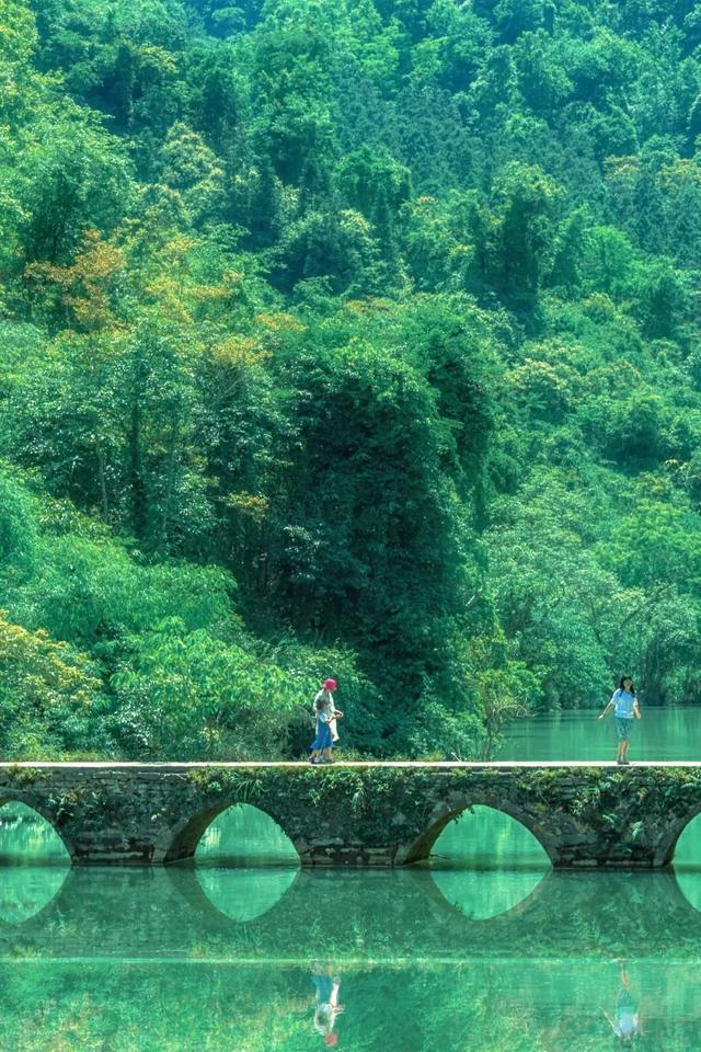 2020下半年最美旅行地！凉爽到不用开空调的山城，景美人不多