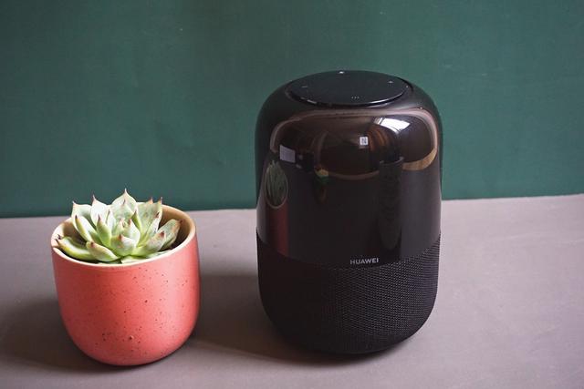 华为AI音箱2电池版：可无线移动的智能AI音箱