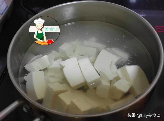 三伏天，豆腐跟它是绝配，拌一拌，鲜美到流口水，好吃停不下筷子